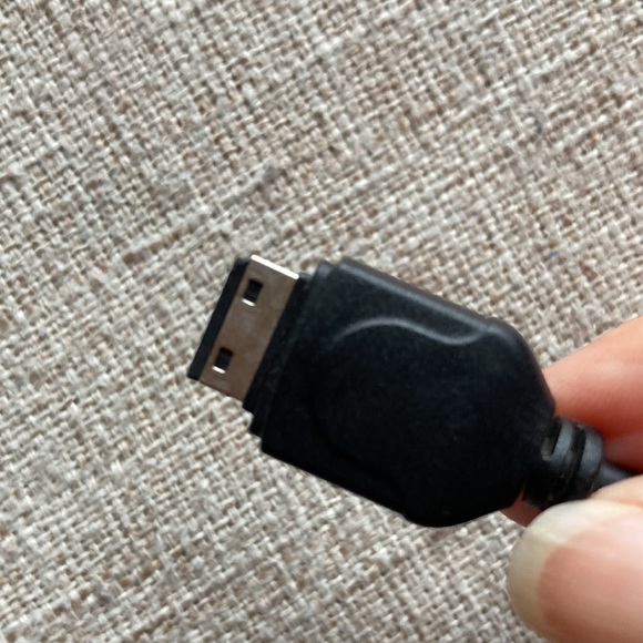 Rocketfish Mobile Phone Charger - Picture 3 of 4